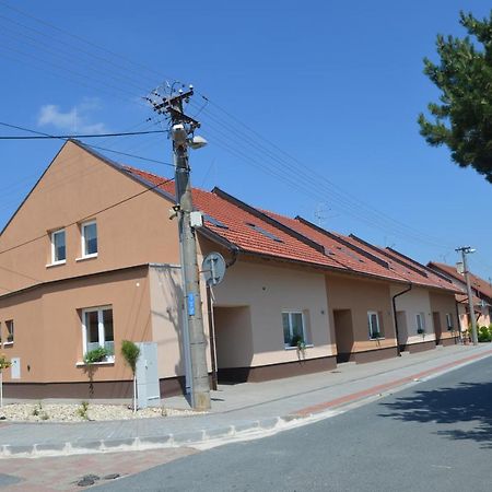 Apartmany Za Dvorem Velké Pavlovice Exterior photo
