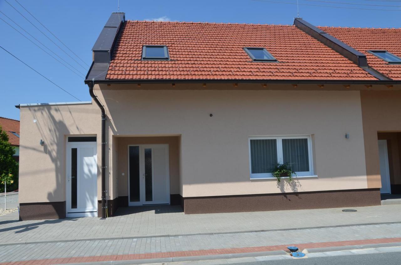 Apartmany Za Dvorem Velké Pavlovice Exterior photo