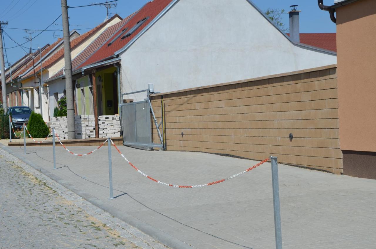 Apartmany Za Dvorem Velké Pavlovice Exterior photo